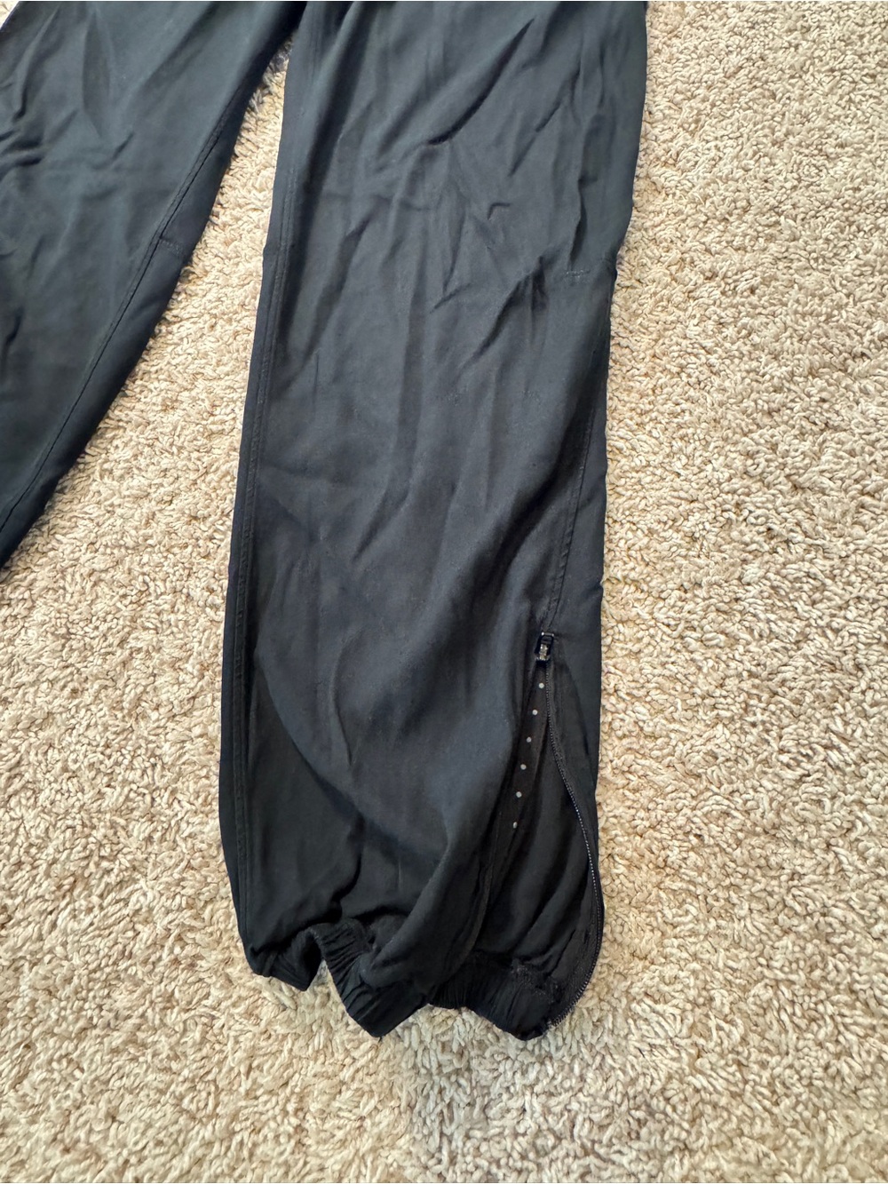 lululemon athletica Women's Black Nylon Jogger Pants Drawstring Cuffed Size 4 - Picture 6 of 16